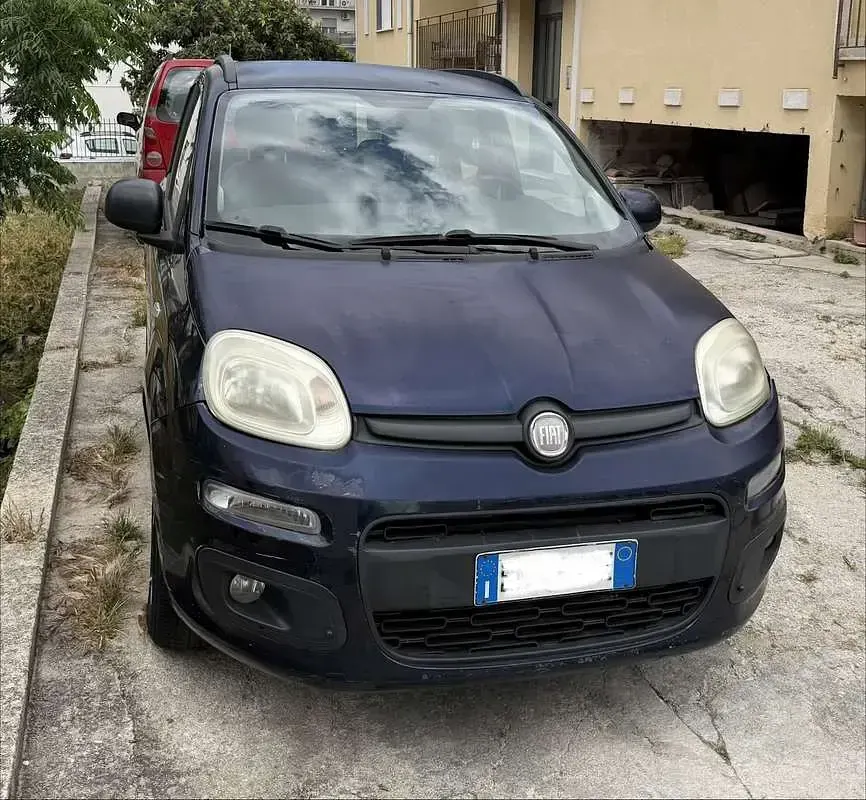 Usata Fiat Panda Lounge 69 CV (50 kW) 2012 Blu/azzurro Utilitaria