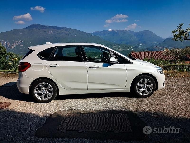 Usata BMW 216 Active Tourer Efficient Dynamics 95 CV (69 kW) 2016 Bianco Monovolume