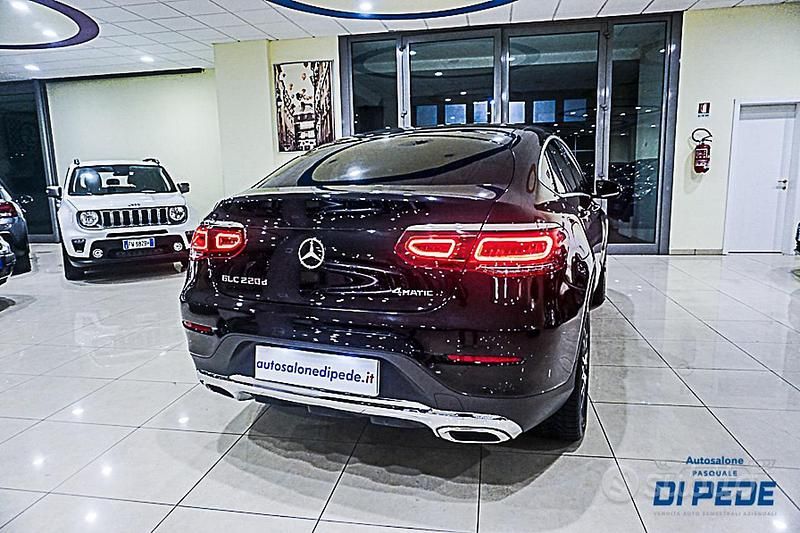 Usado Mercedes GLC220 Business 194 CV (142 kW) 2019 Negro Coupe