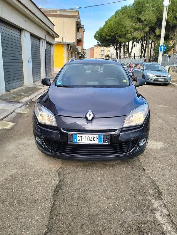 Usata Renault Mégane GrandTour 110 CV (80 kW) 2012 Grigio Station wagon