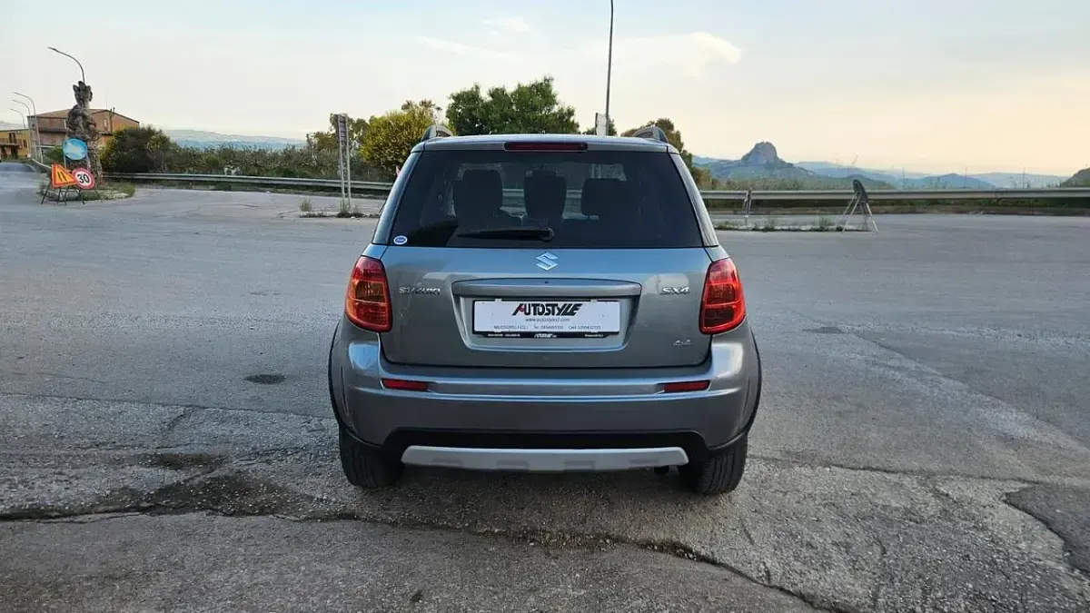 Usata Suzuki SX4 GLX 135 CV (99 kW) 2012 Argento SUV