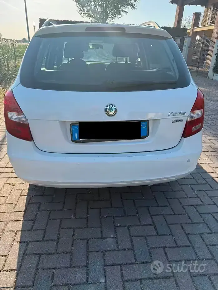 Usata Skoda Fabia 60 CV (44 kW) 2013 Bianco Station wagon