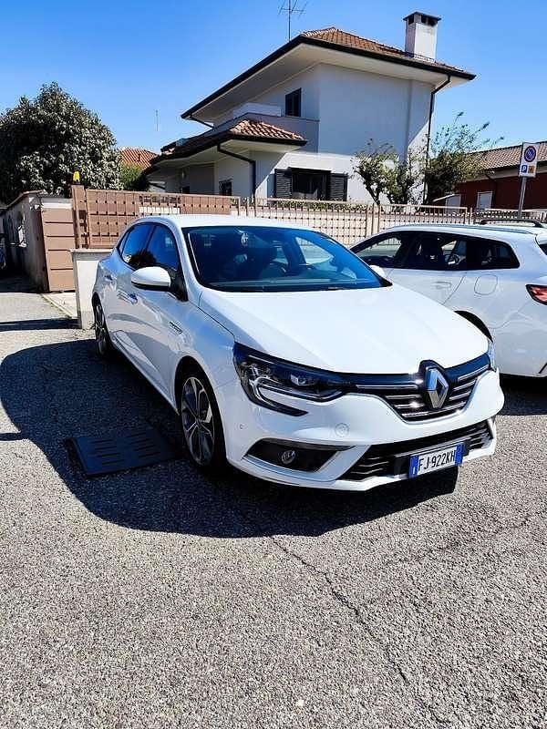Usata 2017 Renault Mégane IV Bose Edition Berlina | 12.300 € (Cara) - Immagine 1/4