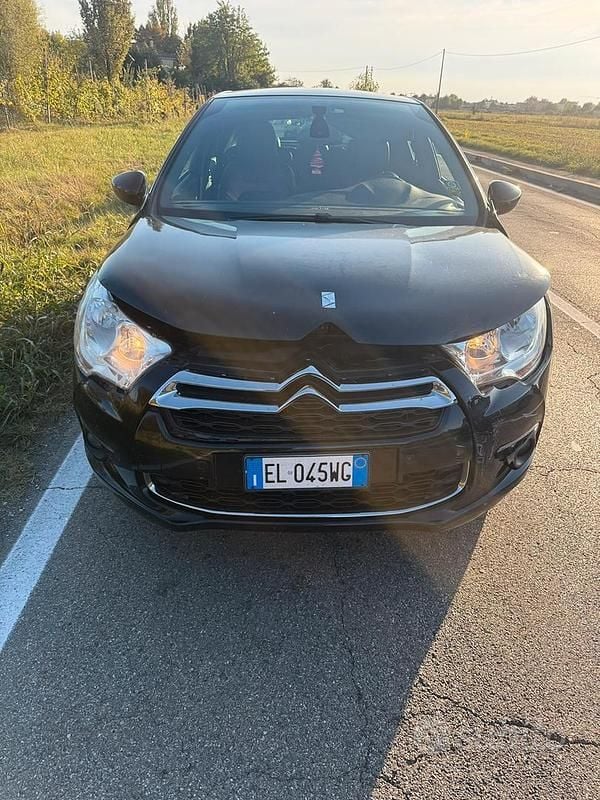 Nero Usata 2012 Citroën DS4 Due volumi | 2500 € (Buon prezzo) - Immagine 1/4