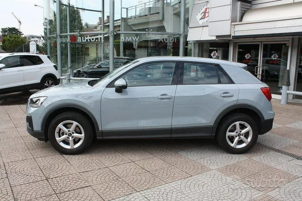 Usado Audi Q2 116 CV (85 kW) 2023 Gris SUV