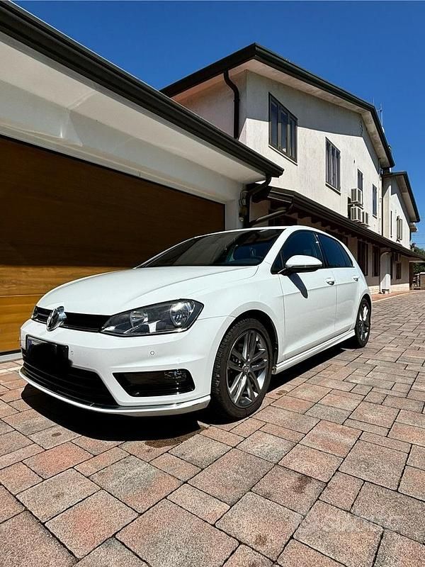 Usata VW Golf VII 110 CV (80 kW) 2016 Bianco Utilitaria