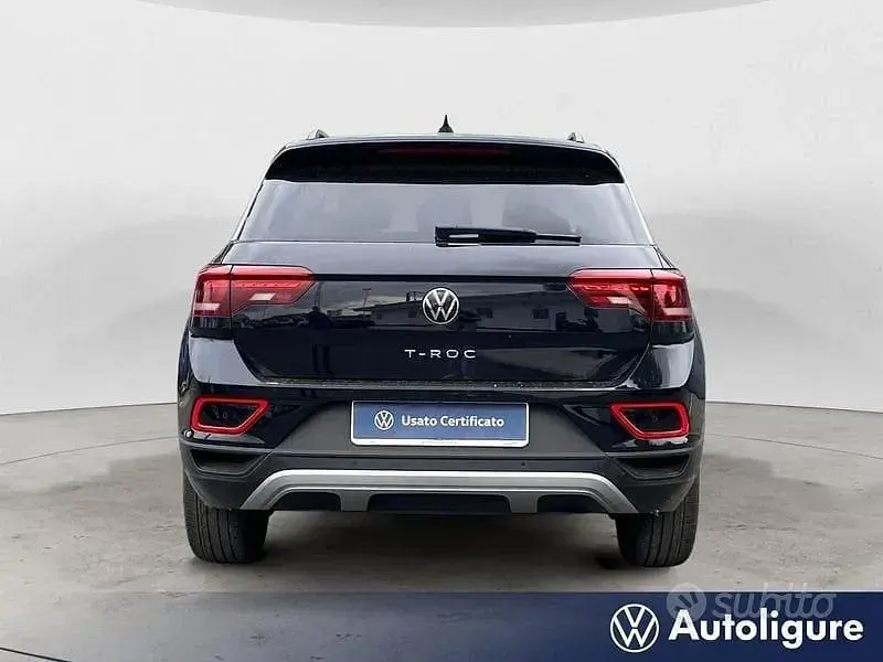 Usata VW T-Roc Life 110 CV (80 kW) 2024 Nero SUV