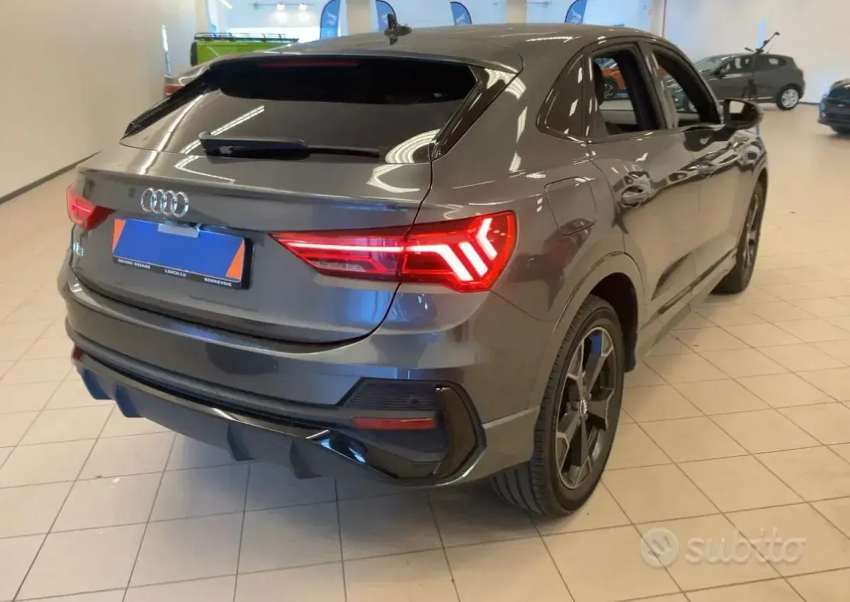 Usata Audi Q3 Sportback 150 CV (110 kW) 2020 Grigio SUV
