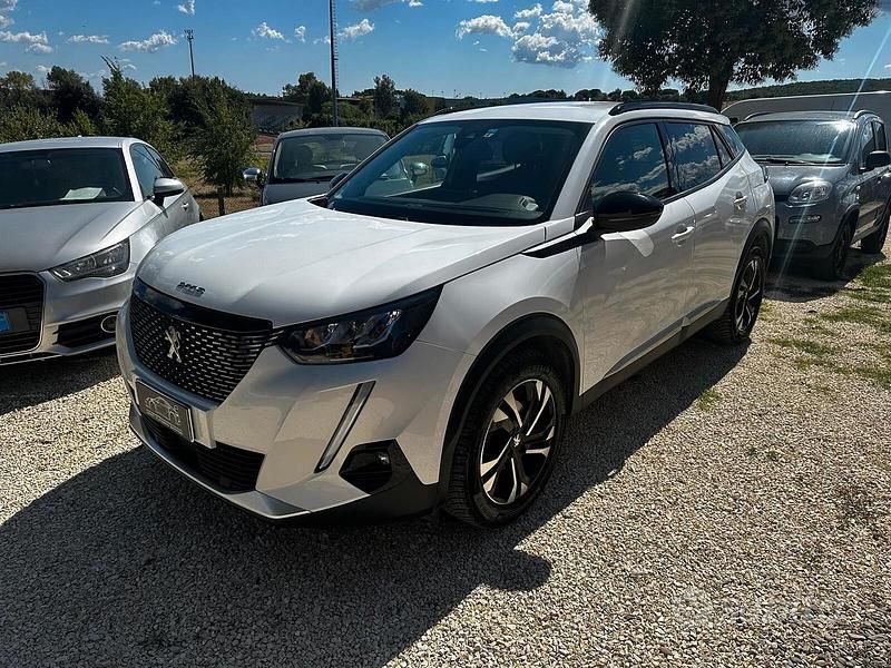 Bianco Usata 2022 Peugeot 2008 Active SUV | 13.990 € (Super prezzo) - Immagine 1/4