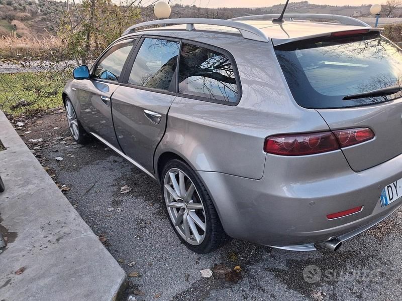Usata Alfa Romeo 159 170 CV (125 kW) 2009 Grigio Station wagon