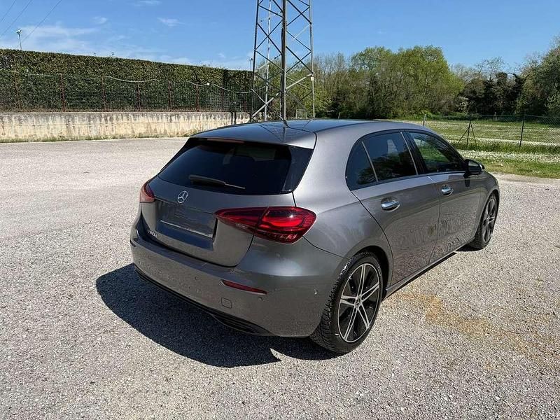 Usata Mercedes A180 Advanced Plus 116 CV (85 kW) 2023 Grigio Berlina