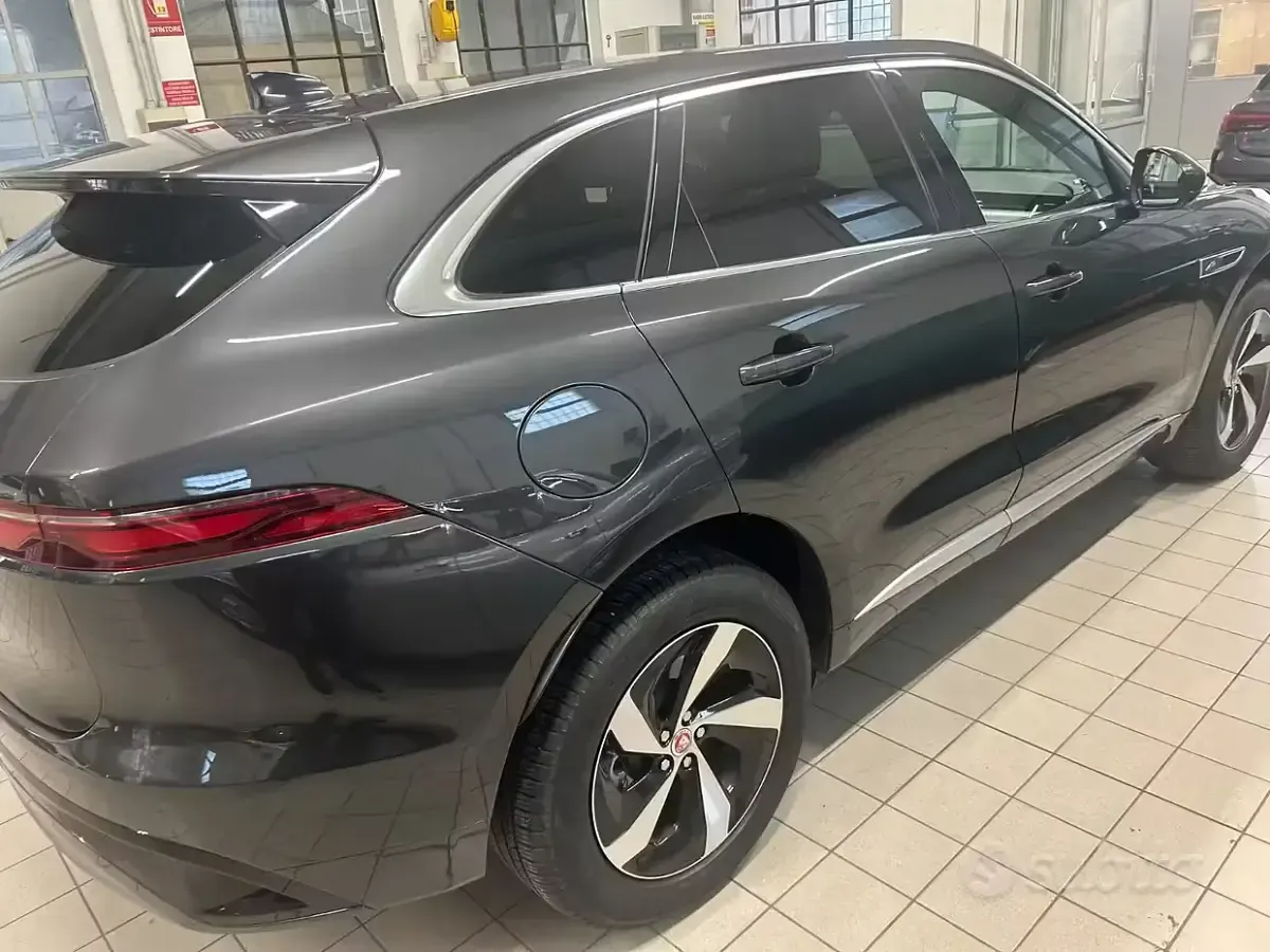 Usata Jaguar F-Pace 250 CV (183 kW) 2022 Grigio SUV