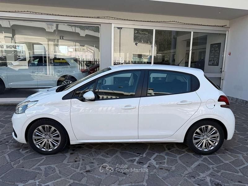 Usata Peugeot 208 Active 82 CV (60 kW) 2017 Bianco Utilitaria