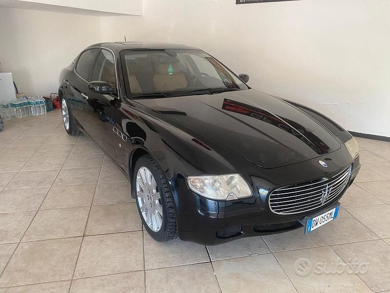 Begagnad Maserati Quattroporte 400 HK (294 kW) 2009 Svart Sedan