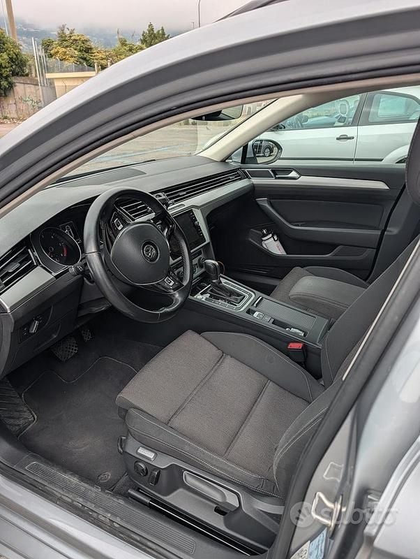 Usata VW Passat 120 CV (88 kW) 2017 Grigio Station wagon