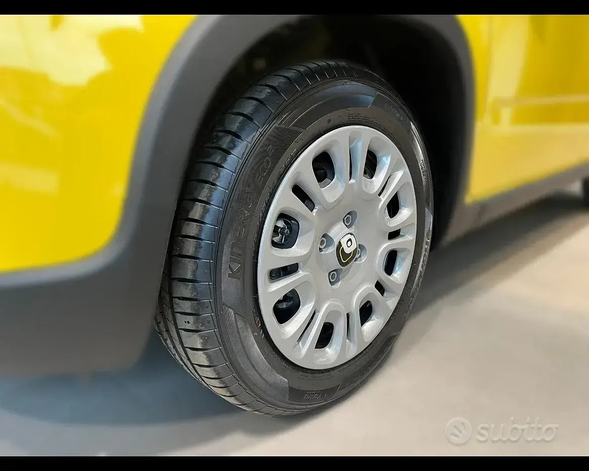 Usata Fiat Panda 70 CV (51 kW) 2024 Giallo Utilitaria