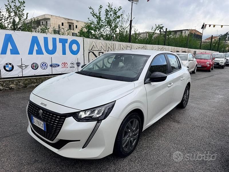 Usata Peugeot 208 102 CV (75 kW) 2022 Bianco Utilitaria