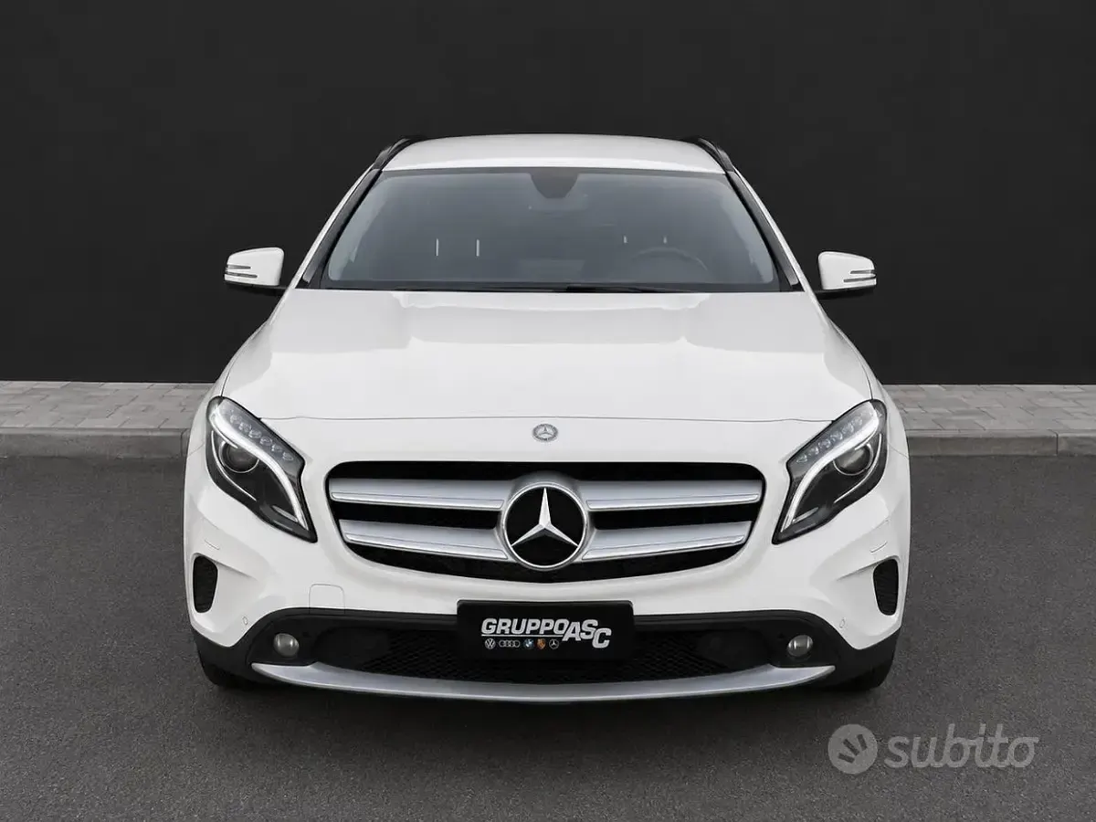 Usata Mercedes GLA200 136 CV (100 kW) 2016 Bianco SUV