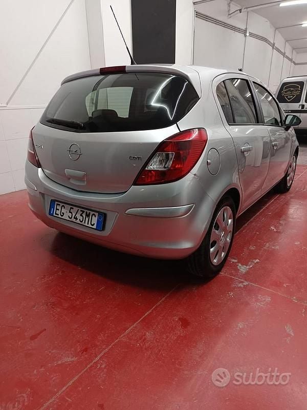 Usata Opel Corsa 75 CV (55 kW) 2011 Utilitaria