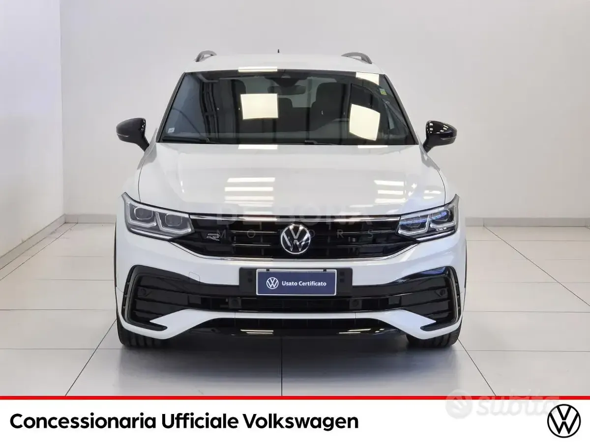 Usata VW Tiguan R-line 200 CV (147 kW) 2024 Bianco SUV
