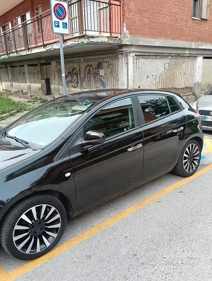 Usata Fiat Bravo 90 CV (66 kW) 2009 Nero Utilitaria