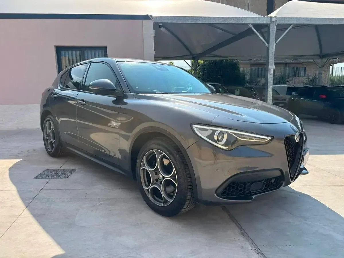 Usata Alfa Romeo Stelvio Sprint 190 CV (139 kW) 2021 Grigio SUV