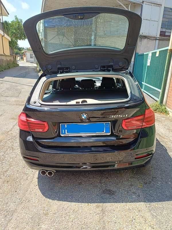 Usata BMW 325 Sport Line 224 CV (164 kW) 2016 Nero Station wagon
