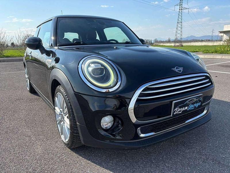 Occasion Mini Cooper D 116 ch (85 kW) 2019 Noir Citadine