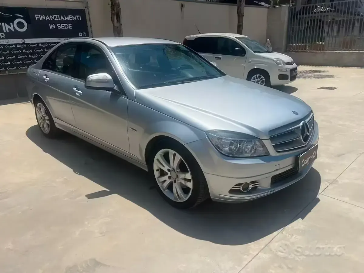 Usata Mercedes C220 170 CV (125 kW) 2008 Grigio Berlina