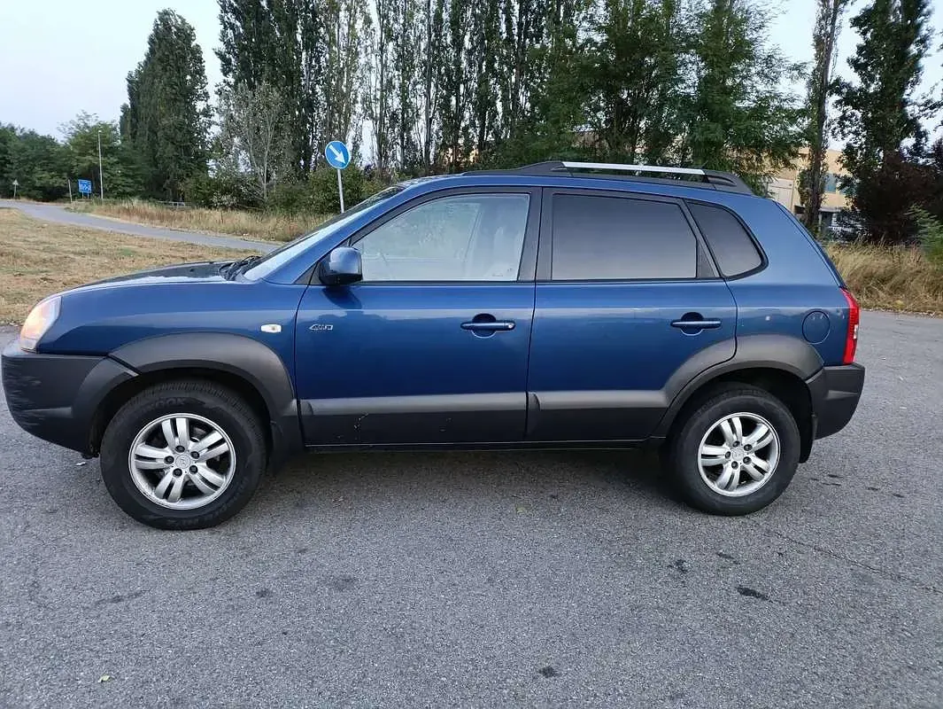 Usata Hyundai Tucson Active 140 CV (102 kW) 2006 Blu/azzurro SUV