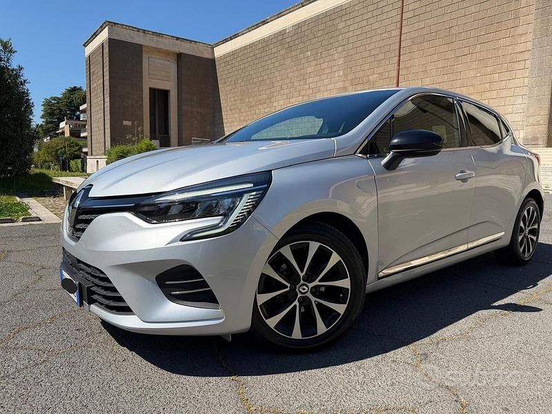 Usata Renault Clio V Techno 2023 Grigio Utilitaria
