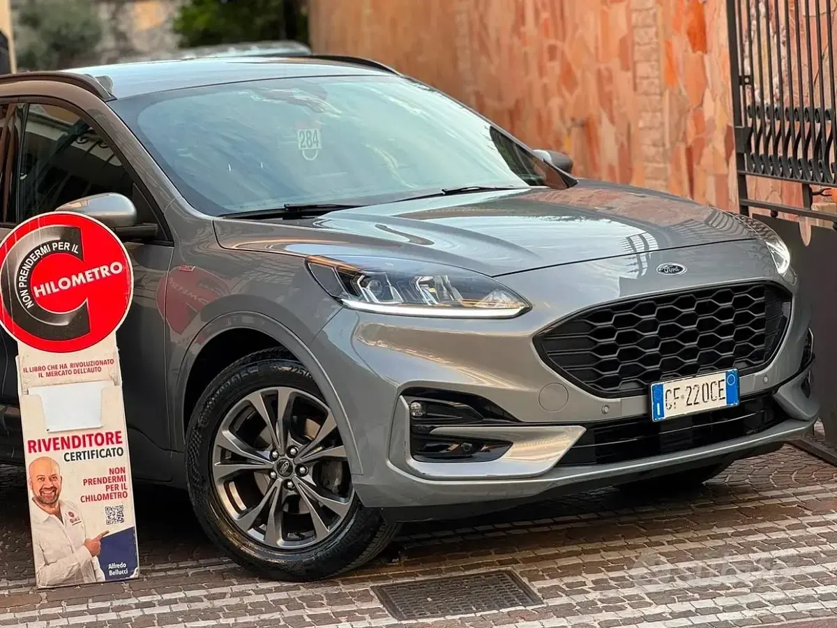 Usata Ford Kuga ST-Line X 120 CV (88 kW) 2021 Grigio SUV