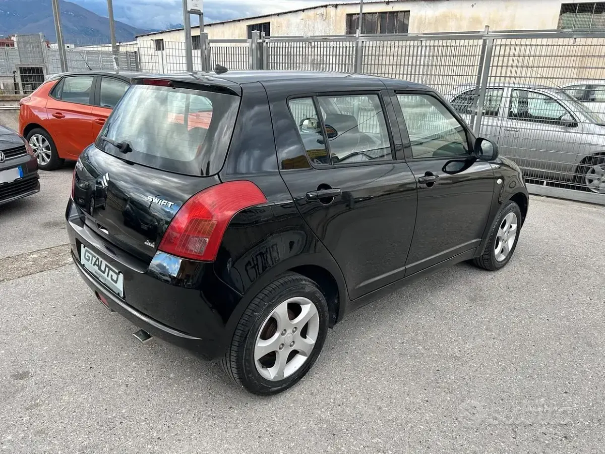 Usata Suzuki Swift GL 92 CV (67 kW) 2007 Nero Utilitaria
