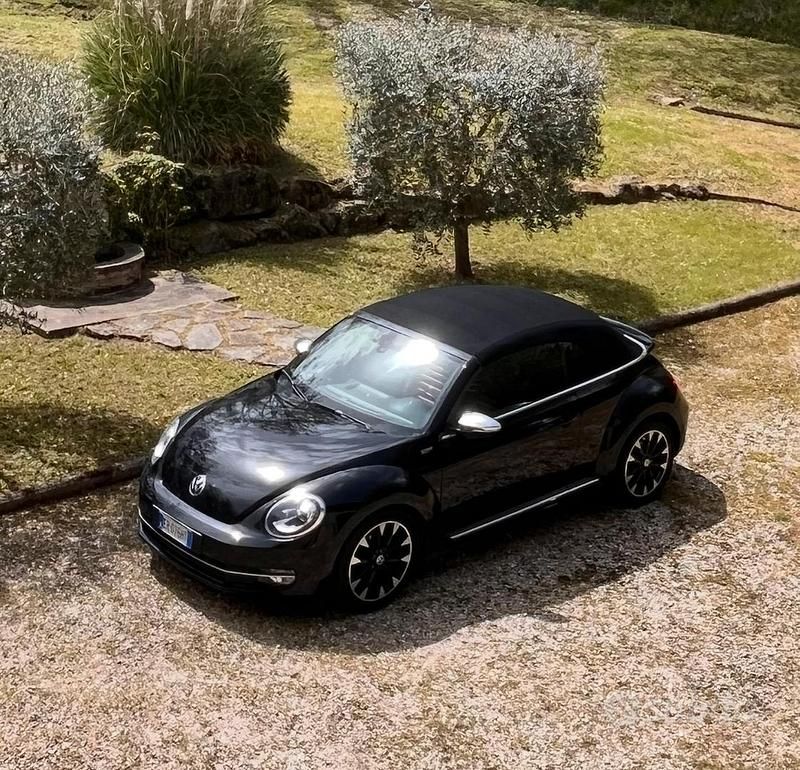 Usata VW Beetle Cabriolet 105 CV (77 kW) 2012 Nero Cabrio