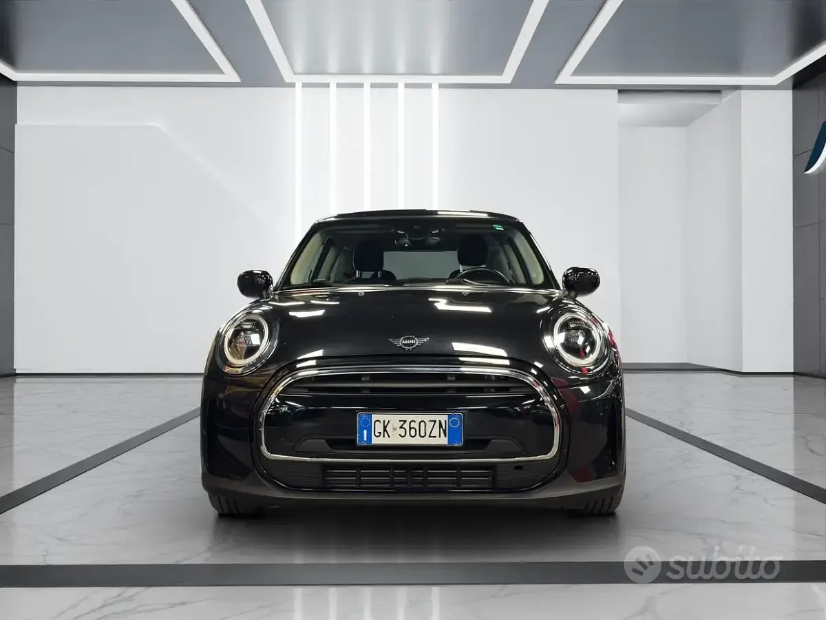 Usata Mini ONE Classic 102 CV (75 kW) 2022 Nero Utilitaria