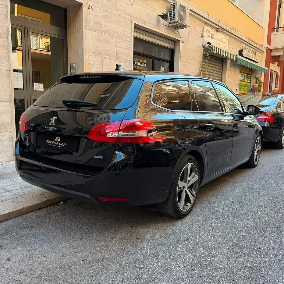 Usata Peugeot 308 120 CV (88 kW) 2015 Nero Station wagon