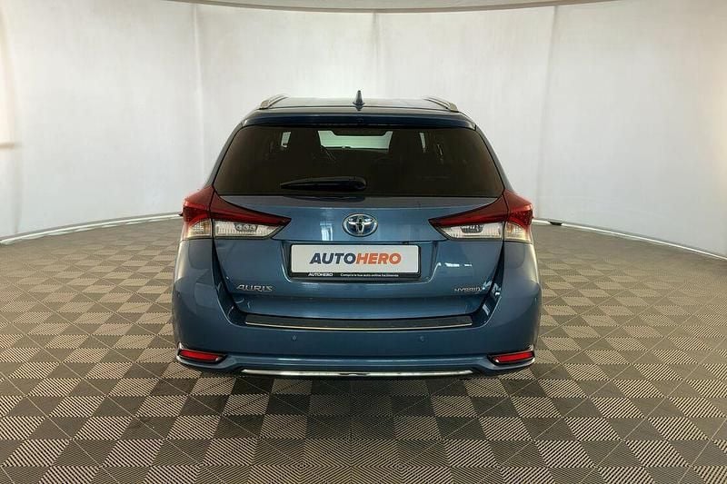 Usata Toyota Auris Touring Sports Lounge 136 CV (100 kW) 2018 Blu Station wagon