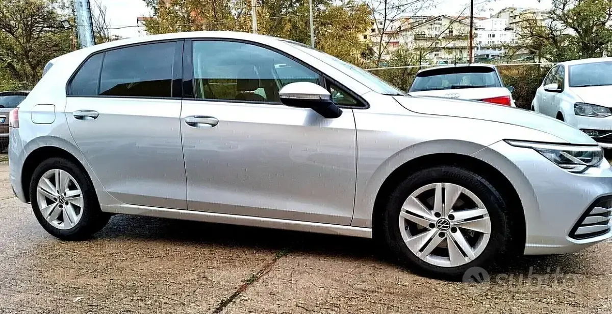 Second-hand VW Golf VII Style 150 CP (110 kW) 2021 Gri Hatchback