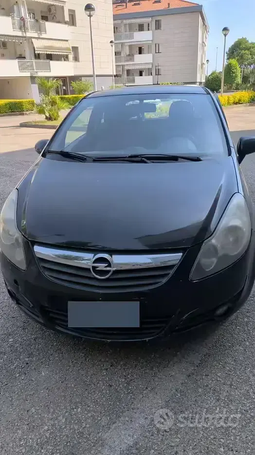 Usata Opel Corsa 75 CV (55 kW) 2010 Nero Utilitaria