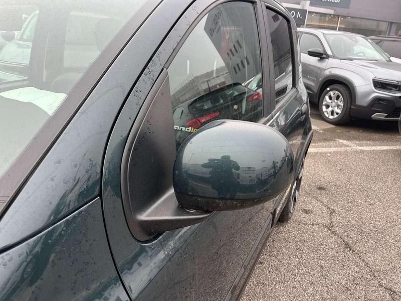 Usata Fiat Panda Cross Cross 69 CV (50 kW) 2025 Verde Utilitaria