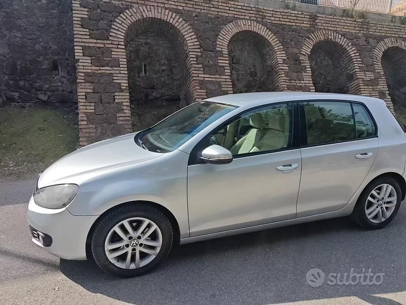 Usata VW Golf VI Comfortline 104 CV (76 kW) 2010 Grigio Utilitaria