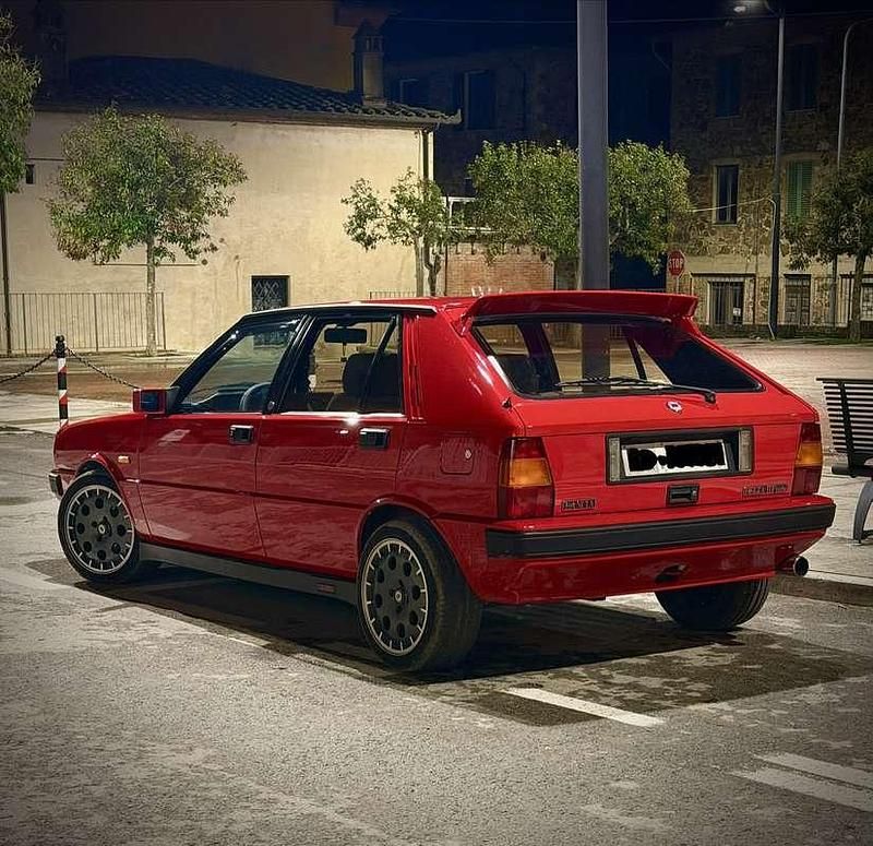 Usata Lancia Delta 140 CV (102 kW) 1990 Utilitaria