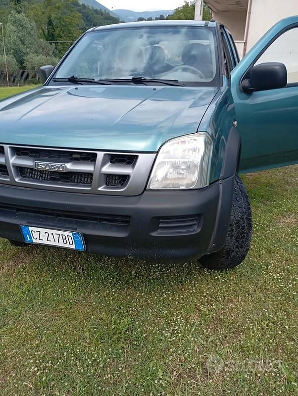 Usata Isuzu D-Max 131 CV (96 kW) 2005 Verde Pick-up