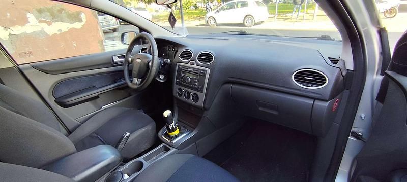 Usata Ford Focus Style 90 CV (66 kW) 2007 Grigio Station wagon