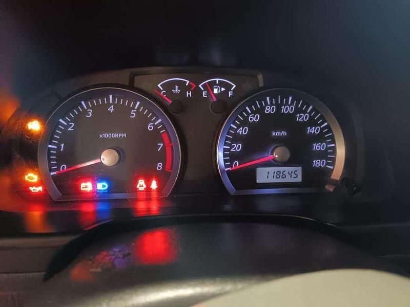 Second-hand Suzuki Jimny 86 CP (63 kW) 2014 Alb SUV