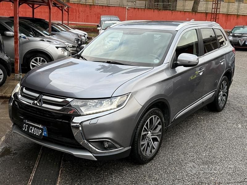 Usata Mitsubishi Outlander Instyle 150 CV (110 kW) 2018 Grigio SUV