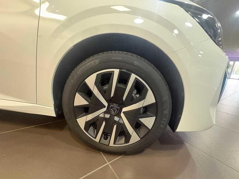 Ny Peugeot e-208 Style 2025 Vit Halvkombi