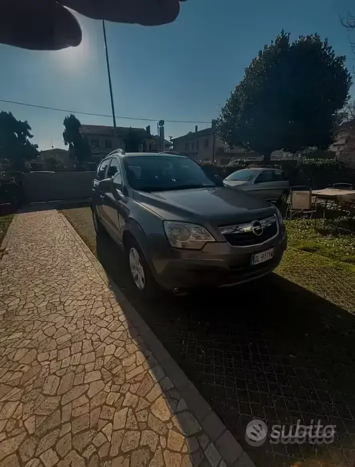 Usata Opel Antara Cosmo 150 CV (110 kW) 2007 Grigio SUV