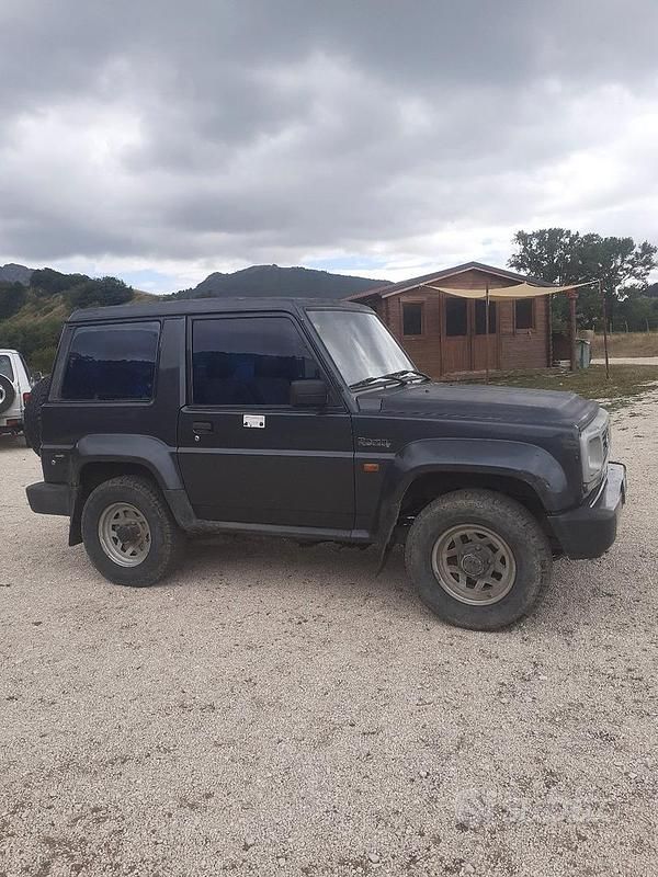 Grigio Usata 1994 Daihatsu Rocky SUV | 4500 € - Immagine 1/3