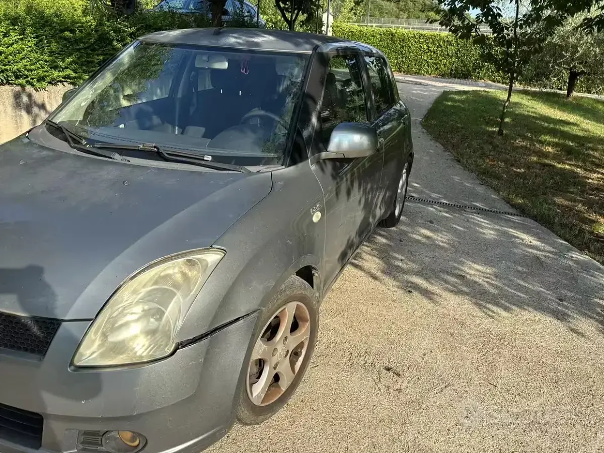Usata Suzuki Swift 68 CV (50 kW) 2007 Grigio Utilitaria